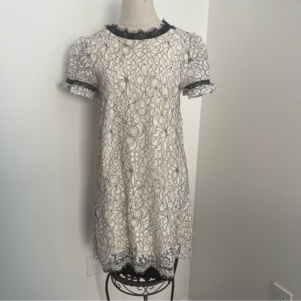 🌸 Hazel Lace Mini Dress Size Small Black & White Elegant Short Sleeve